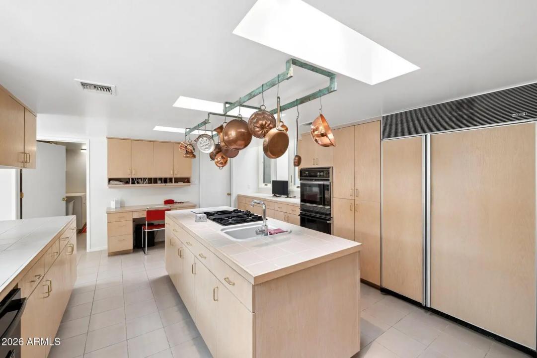 Real Estate Picture 17