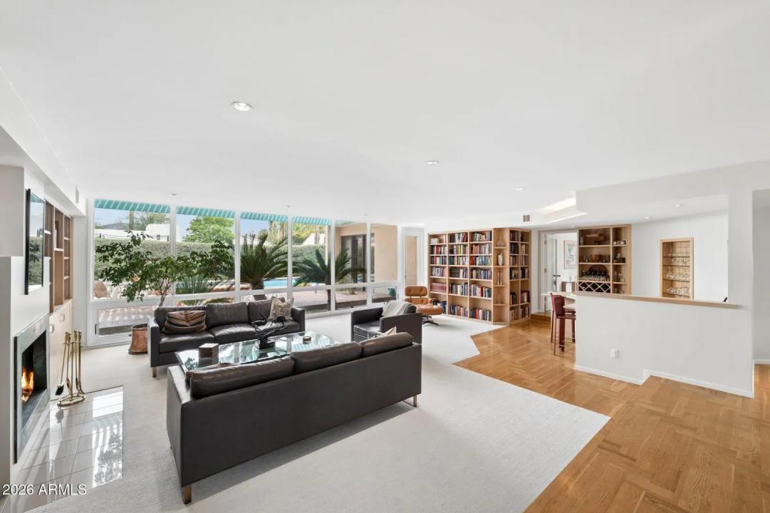 Real Estate Picture 10