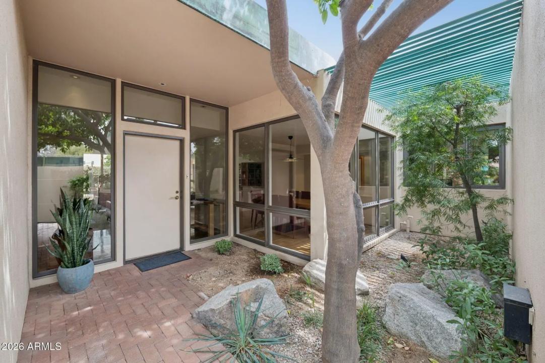 Real Estate Picture 6