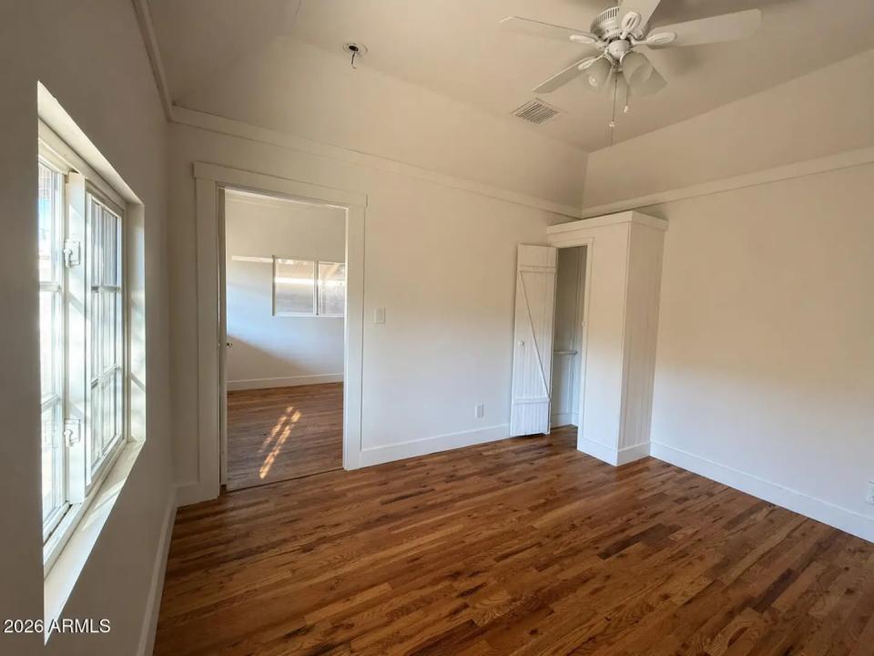 Real Estate Picture 4