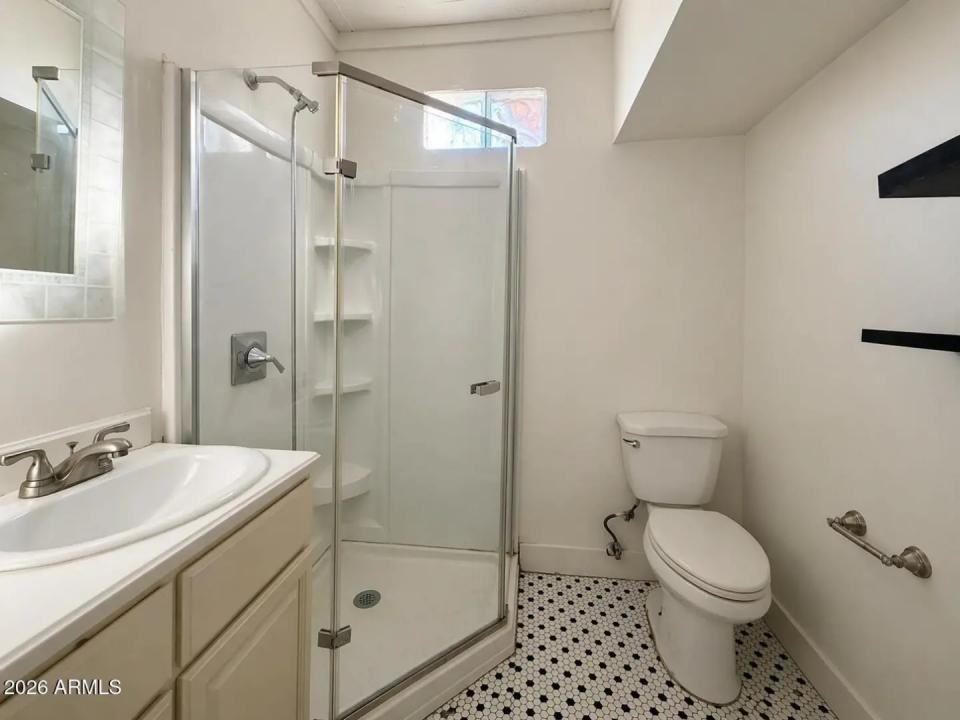 Real Estate Picture 5