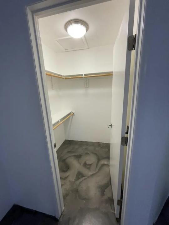 Real Estate Picture 5