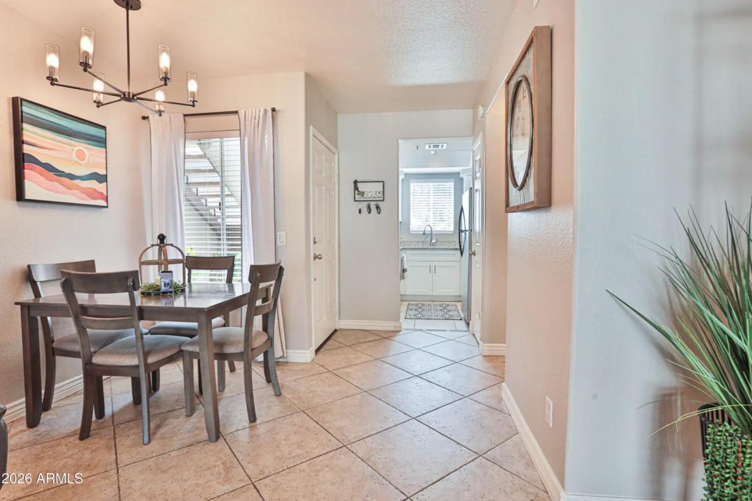 Real Estate Picture 4