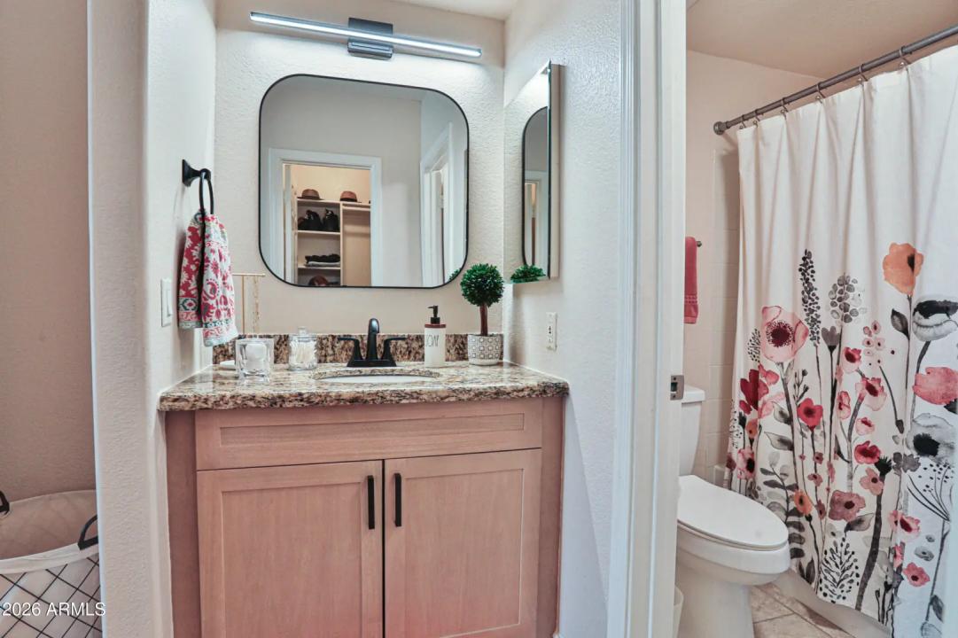 Real Estate Picture 12