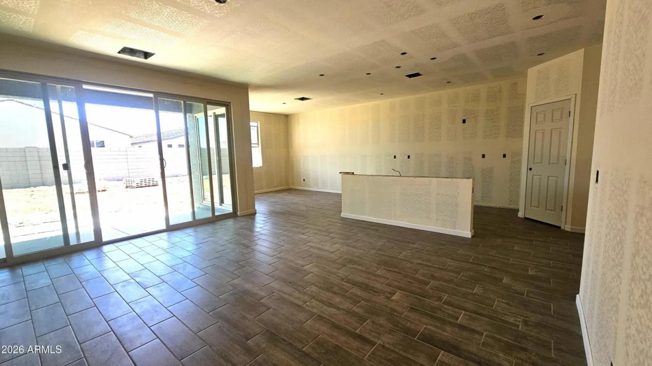Real Estate Picture 3