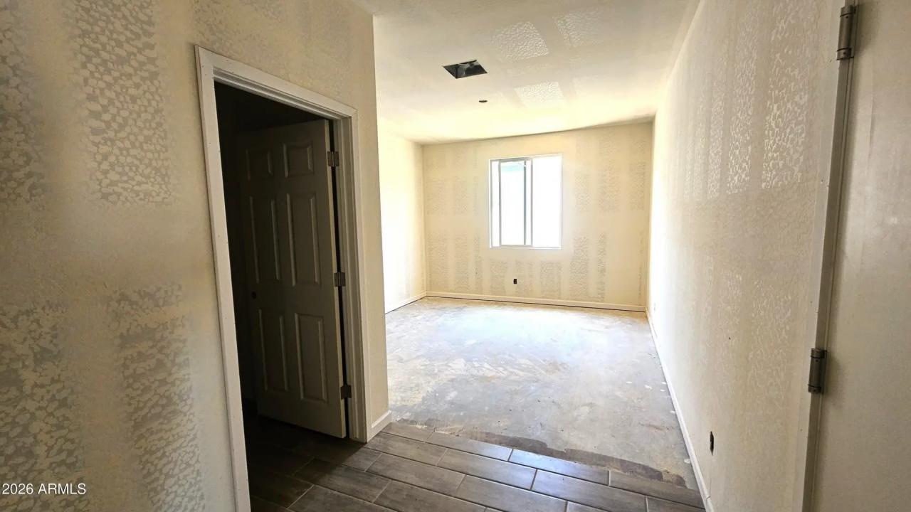 Real Estate Picture 6