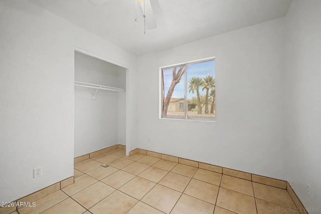 Real Estate Picture 13