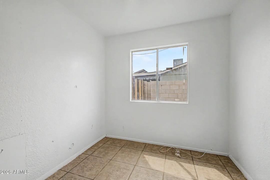 Real Estate Picture 15