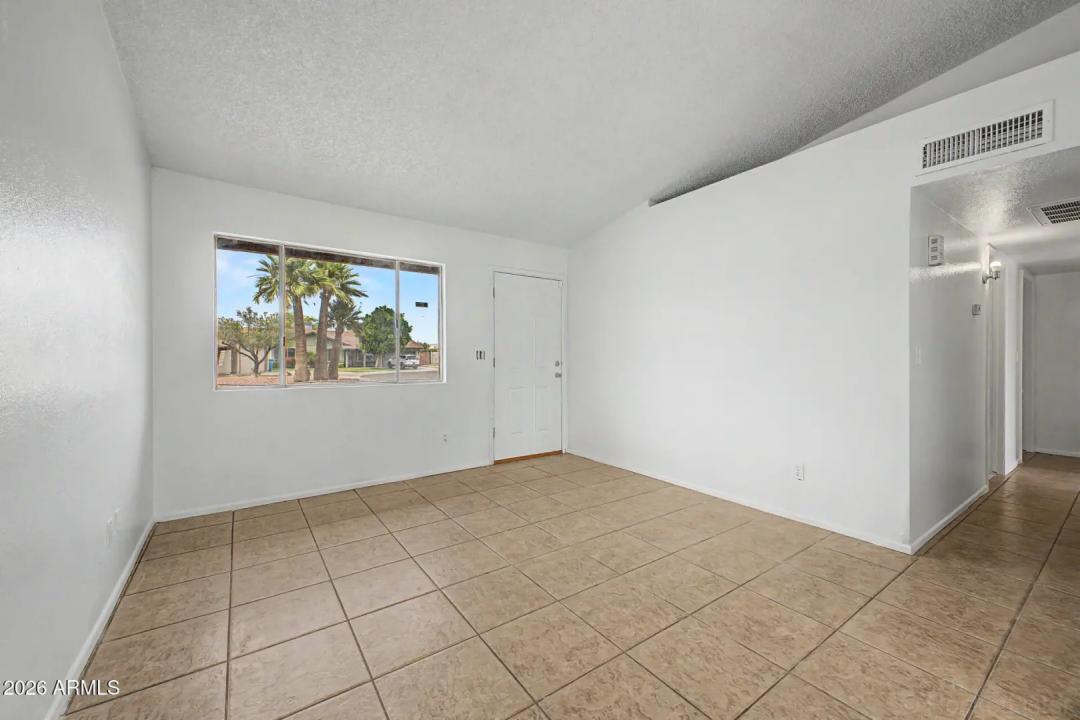 Real Estate Picture 5