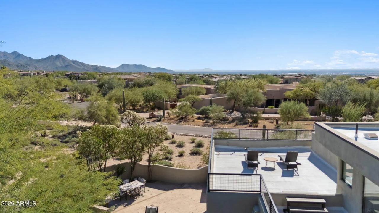 Real Estate Picture 10