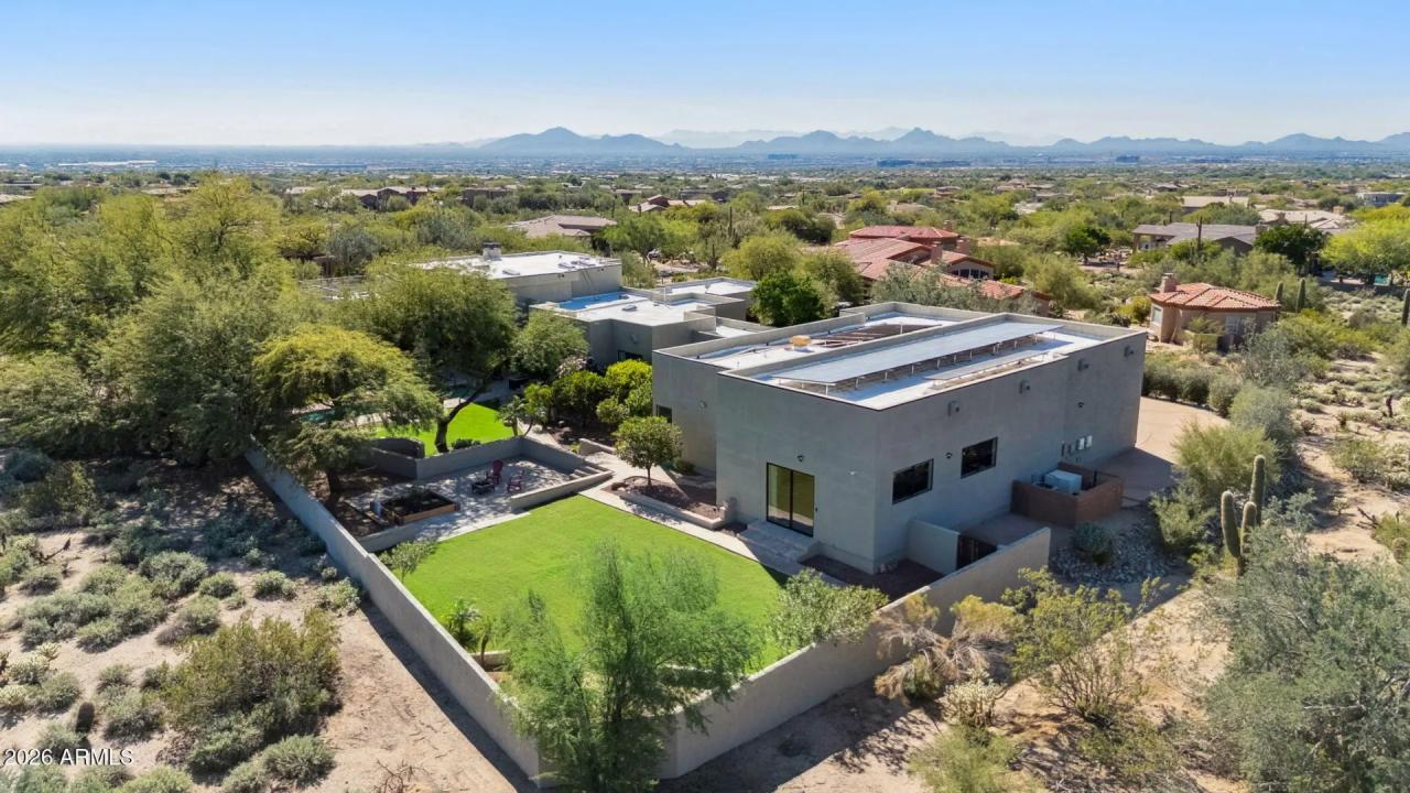 Real Estate Picture 12