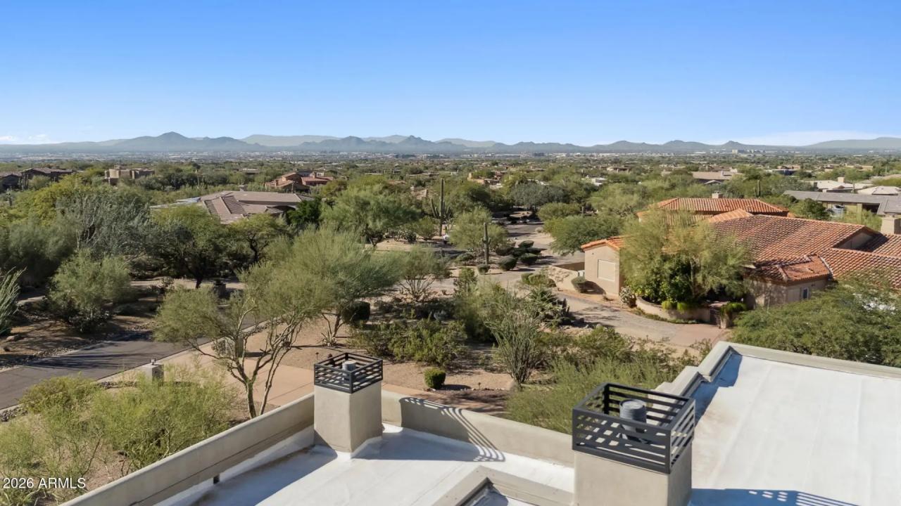 Real Estate Picture 19