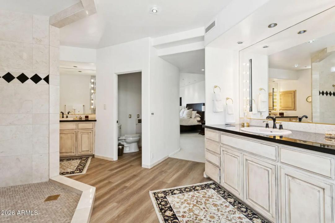 Real Estate Picture 48