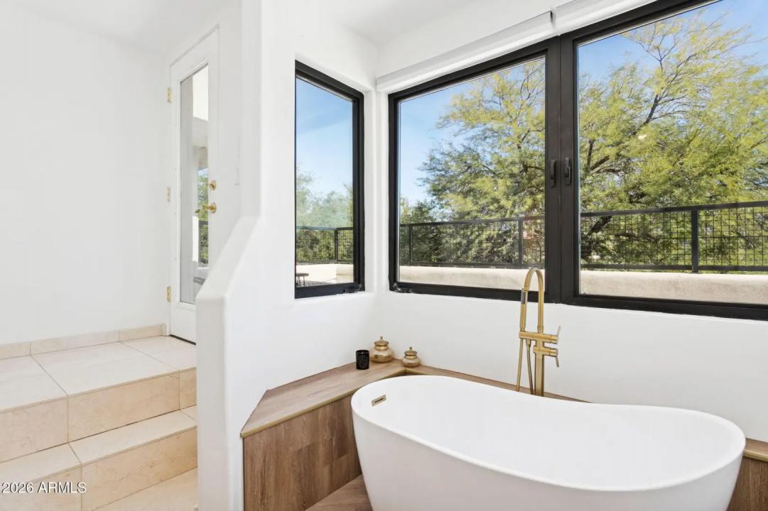 Real Estate Picture 50