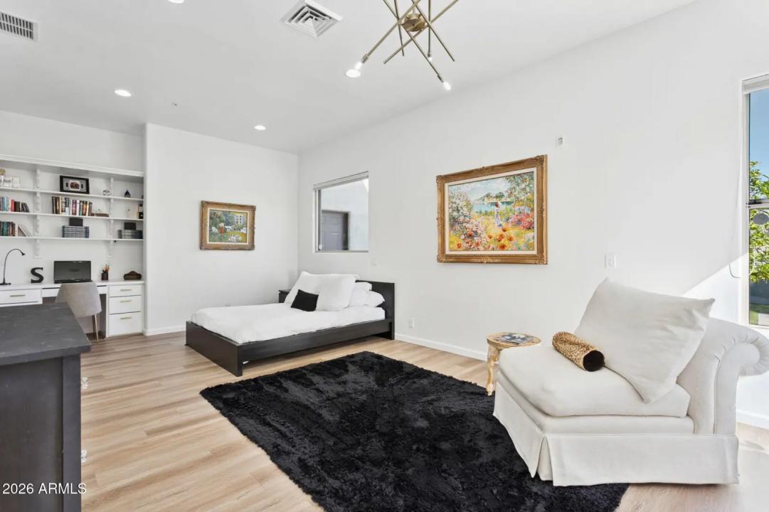 Real Estate Picture 60