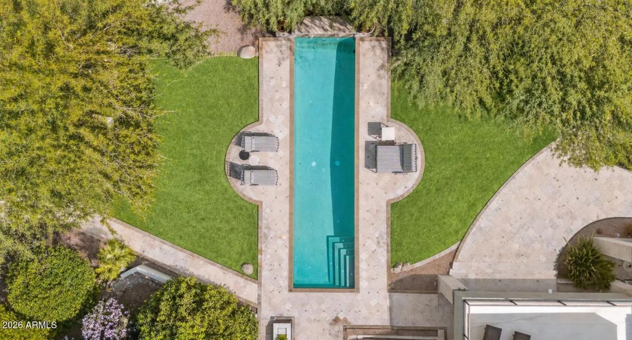 Real Estate Picture 24