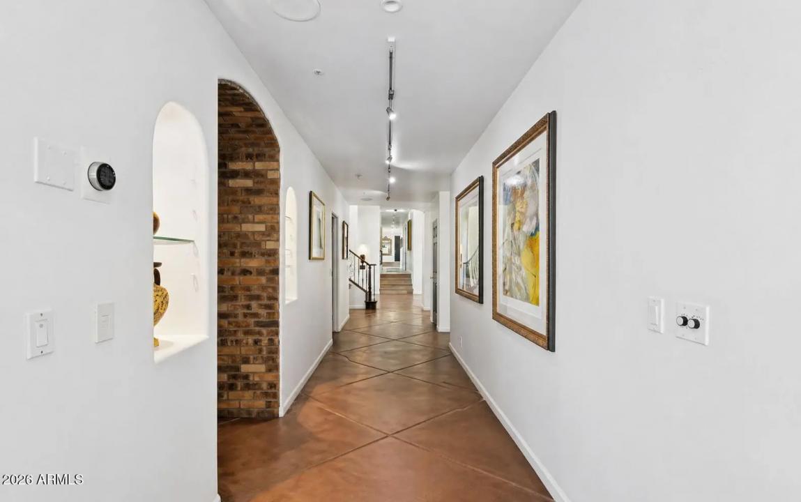 Real Estate Picture 17