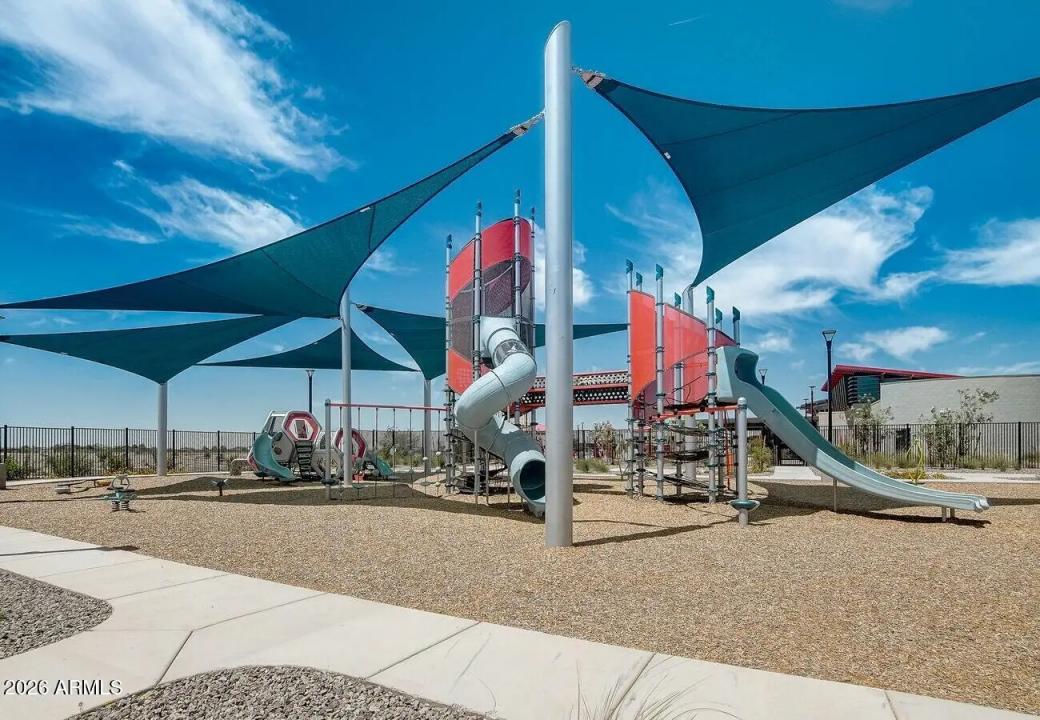 Real Estate Picture 6