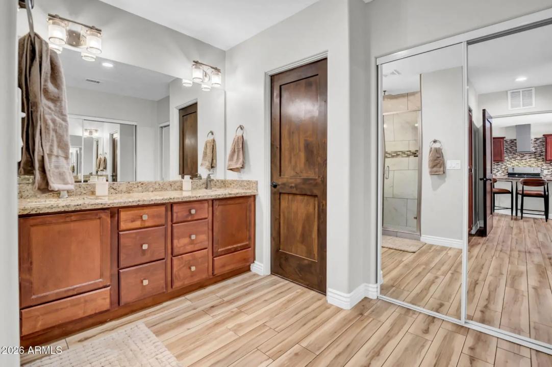 Real Estate Picture 18