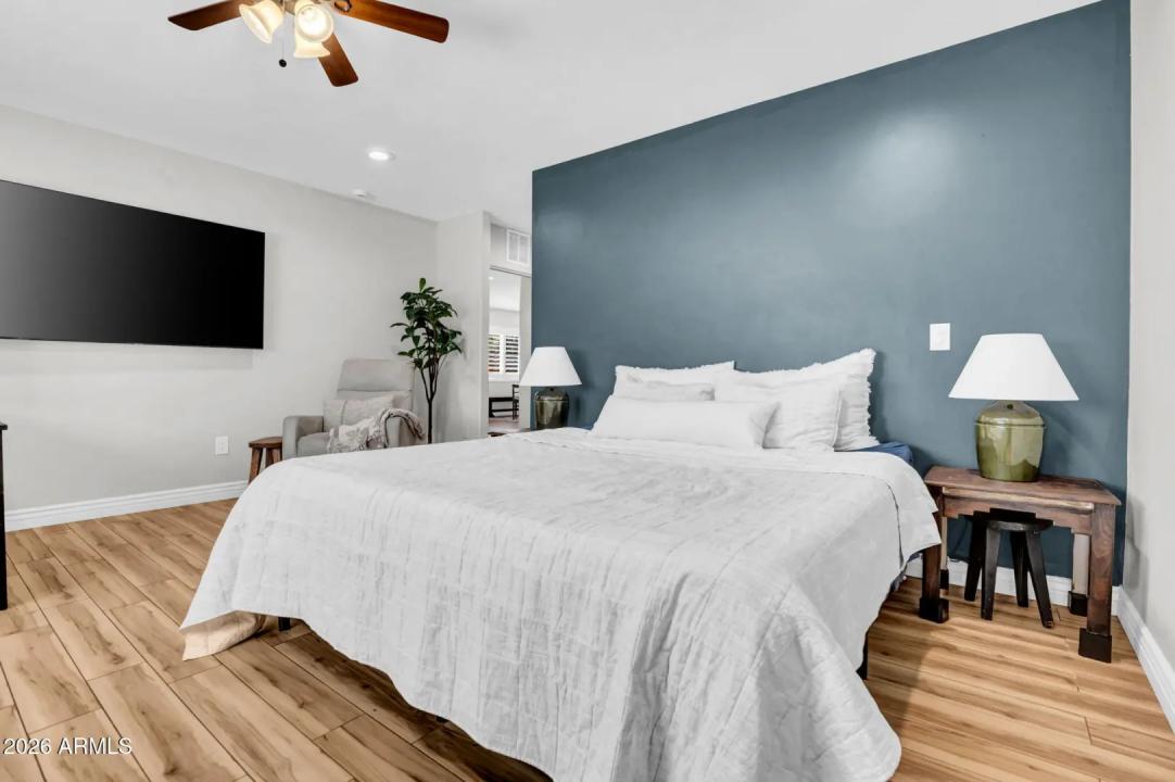 Real Estate Picture 16