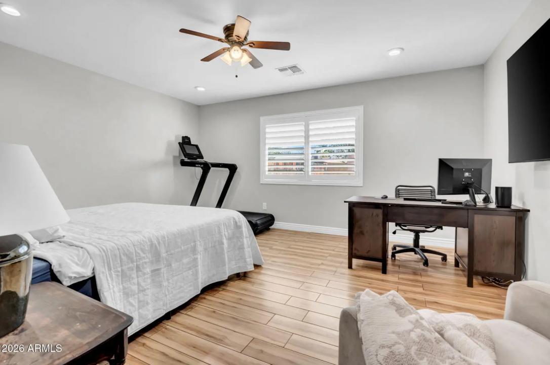 Real Estate Picture 17