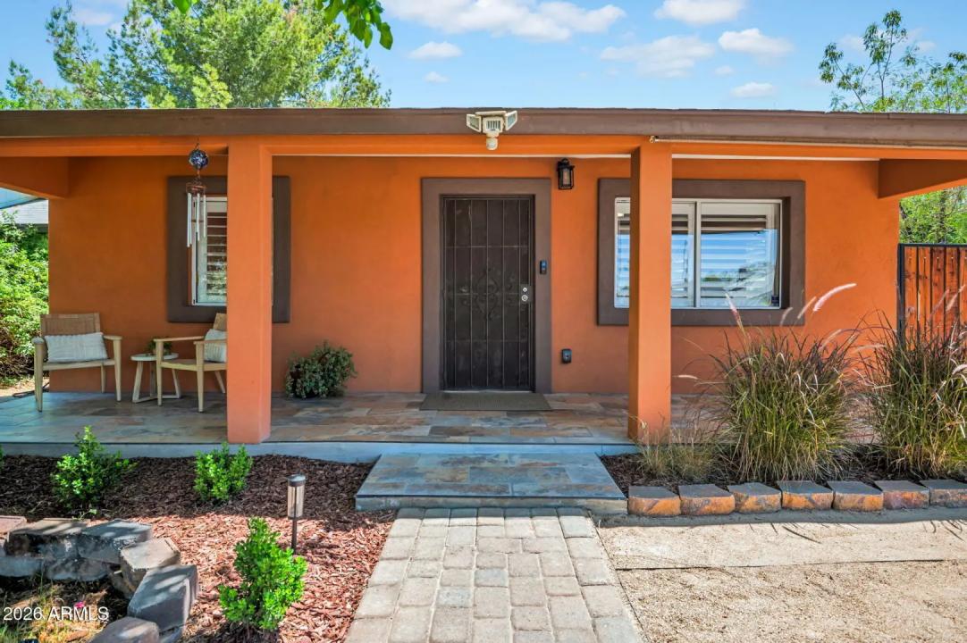 Real Estate Picture 4