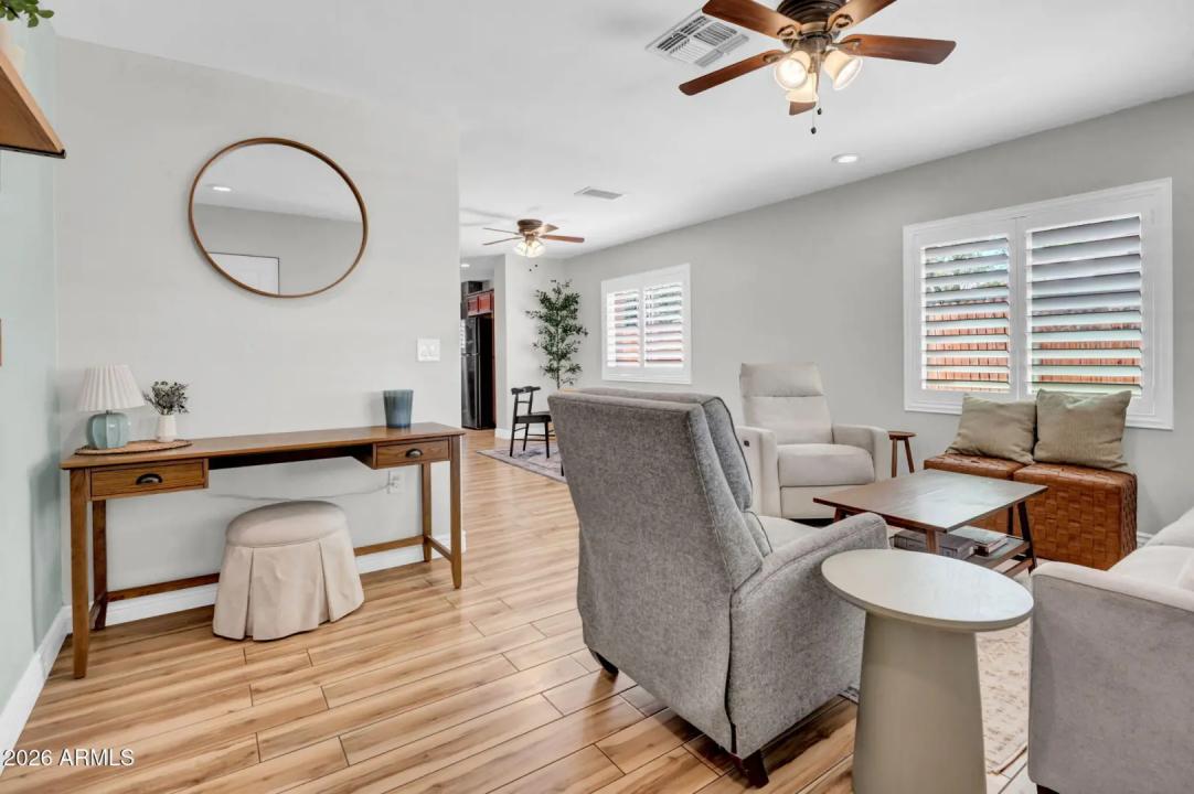 Real Estate Picture 6