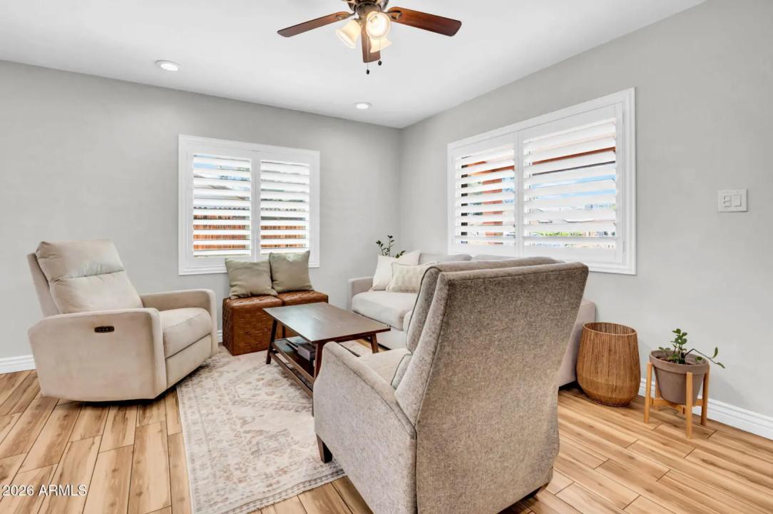 Real Estate Picture 8