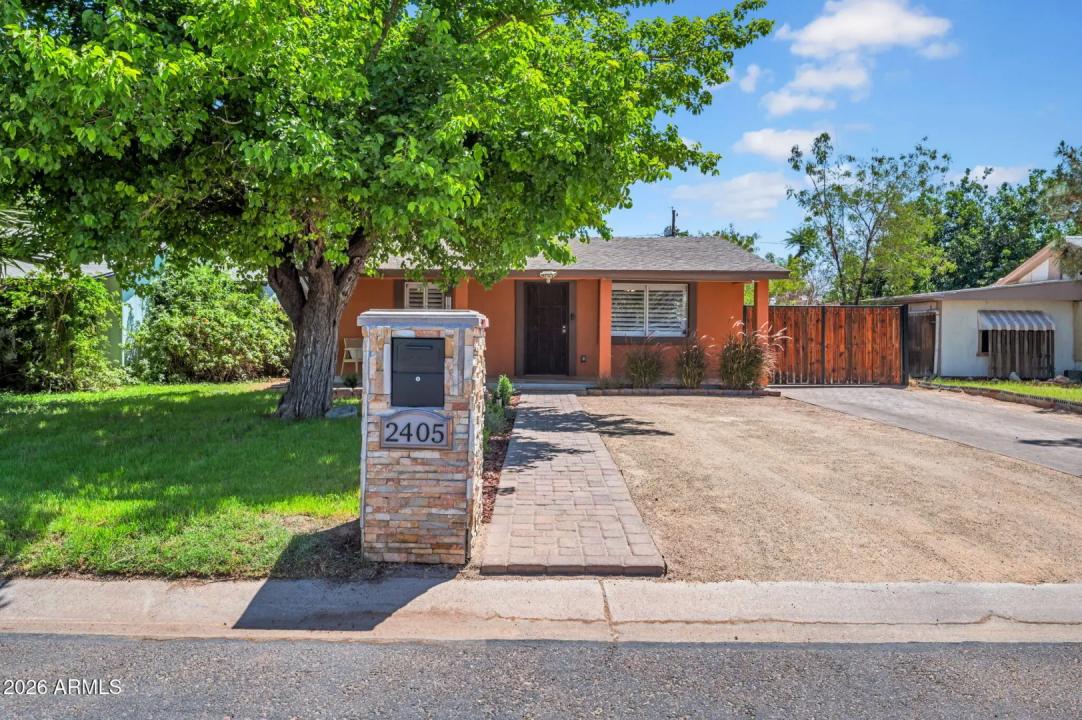 2405 N 27TH Place Phoenix AZ 85008