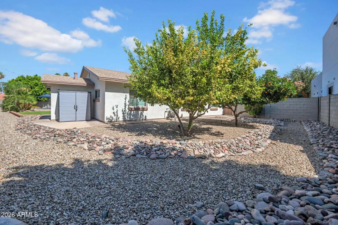 Real Estate Picture 24