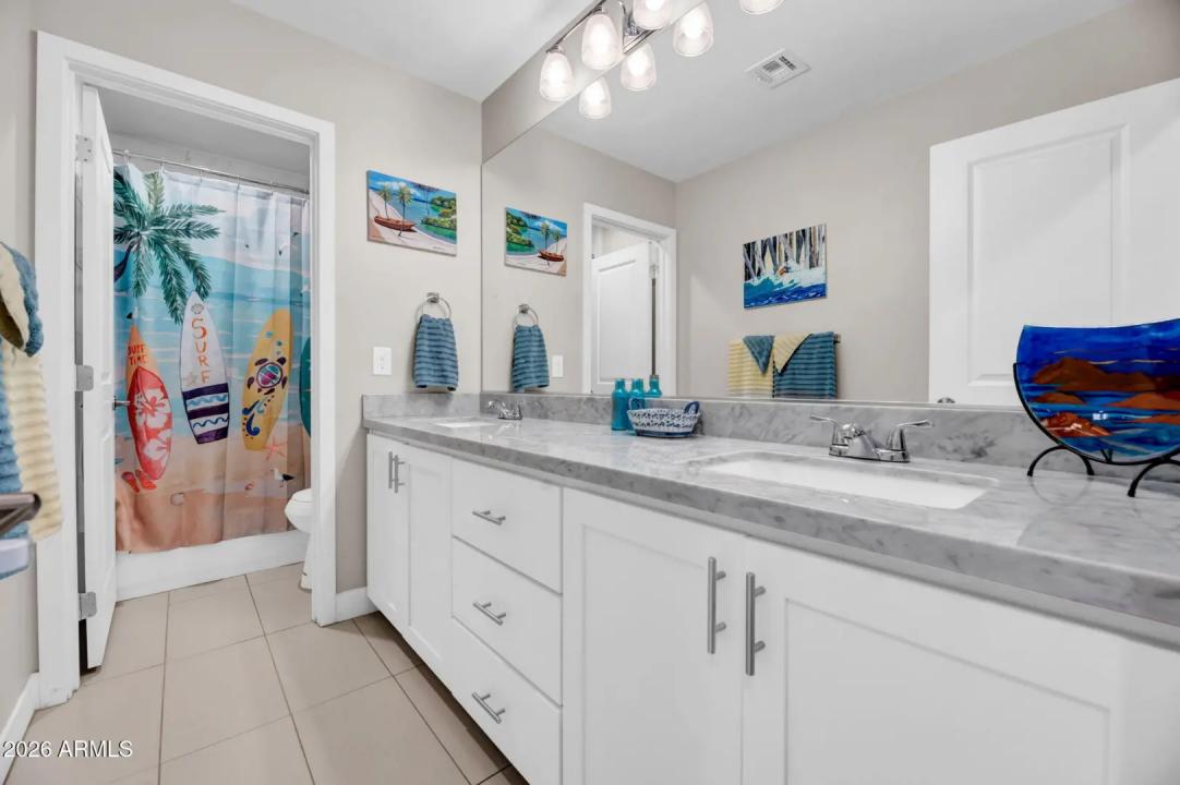 Real Estate Picture 17