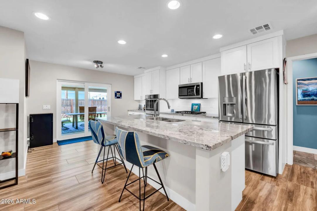 Real Estate Picture 6