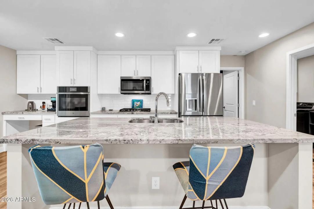 Real Estate Picture 8