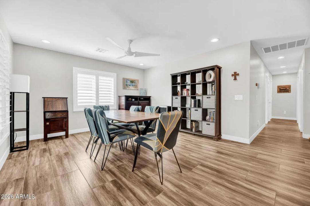 Real Estate Picture 3