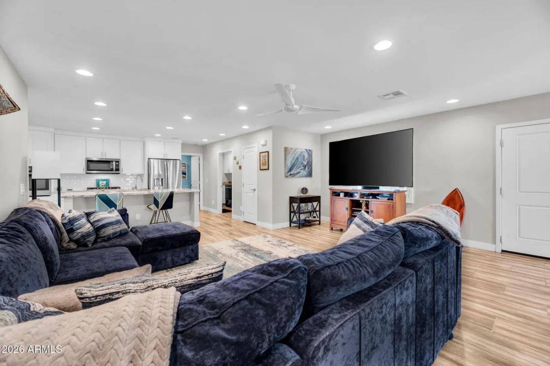 Real Estate Picture 5