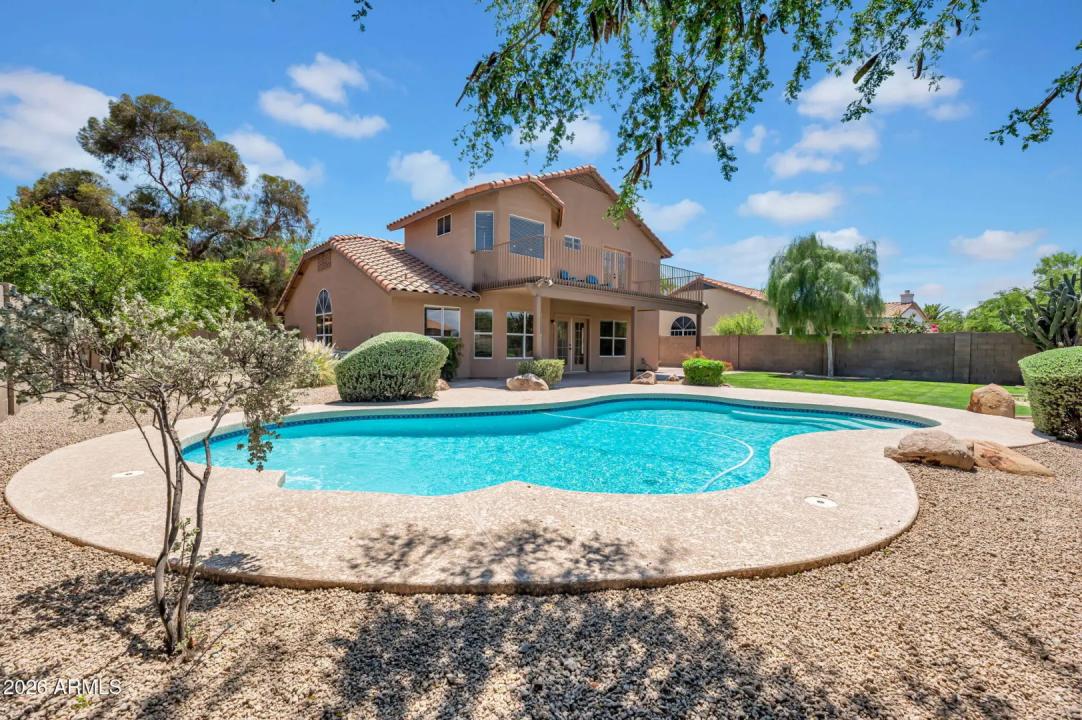 Real Estate Picture 25