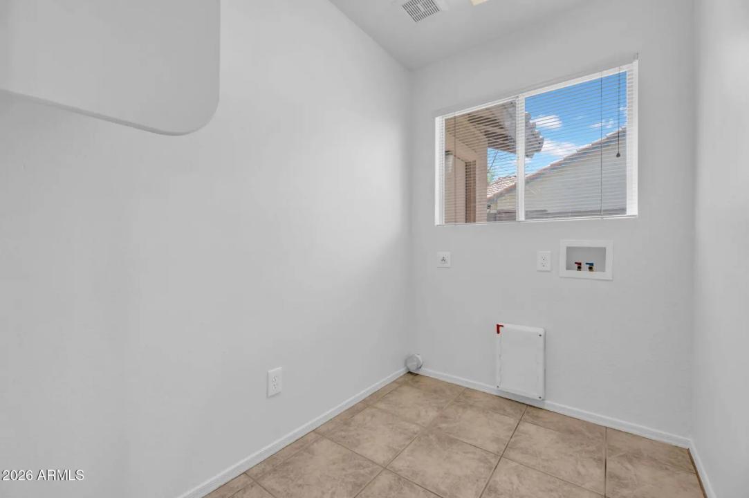 Real Estate Picture 24