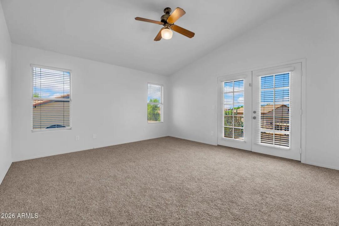 Real Estate Picture 14