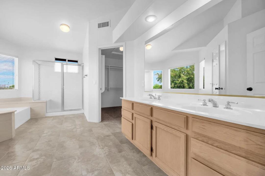 Real Estate Picture 16