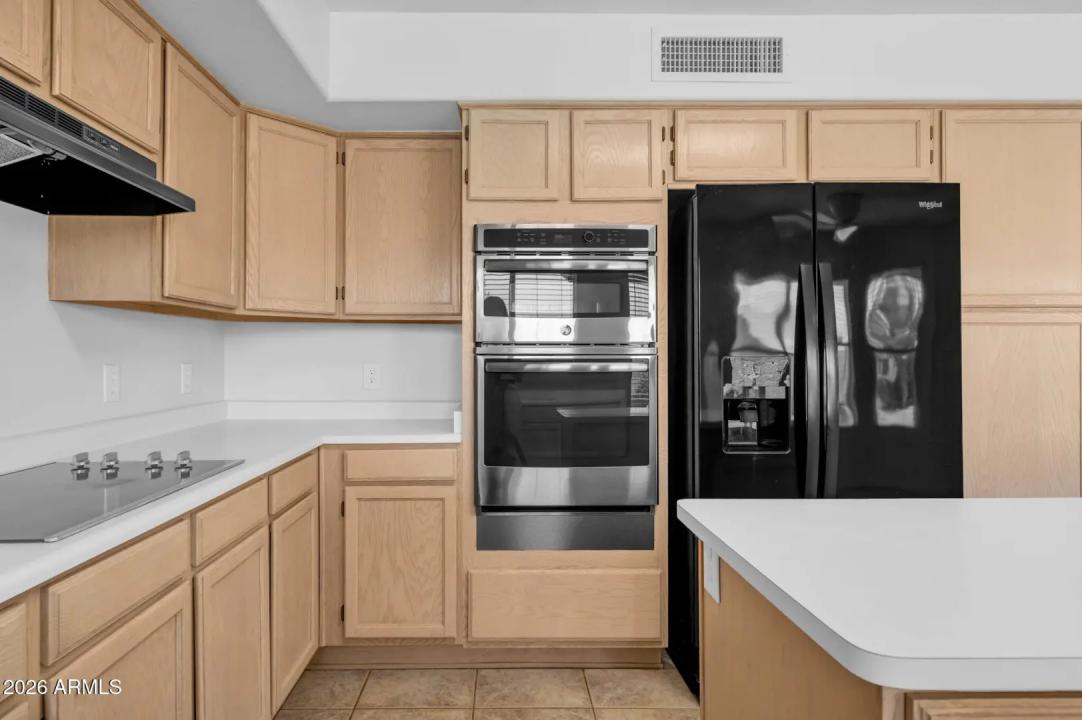Real Estate Picture 12