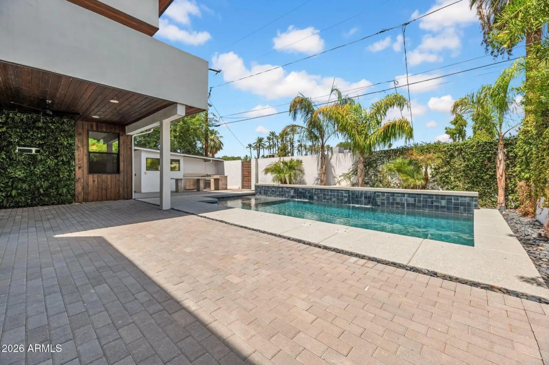 Real Estate Picture 38