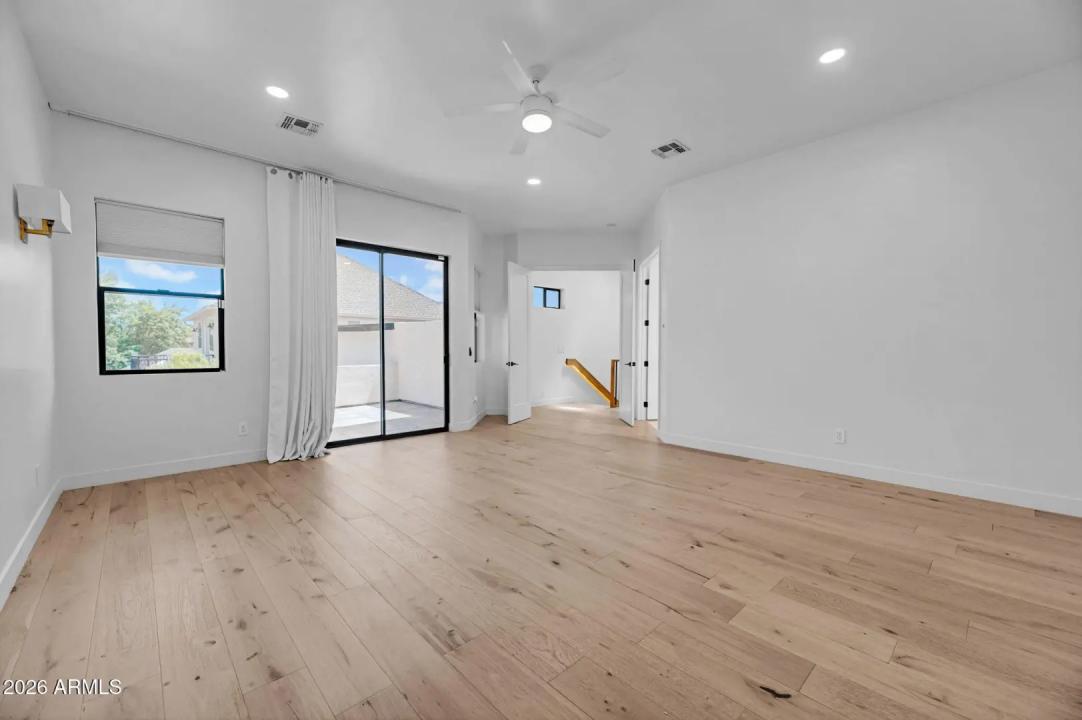 Real Estate Picture 23