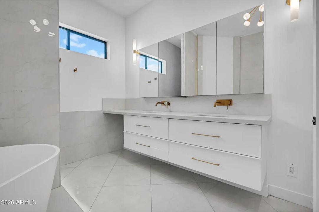 Real Estate Picture 26