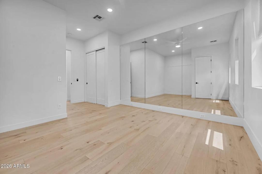 Real Estate Picture 30