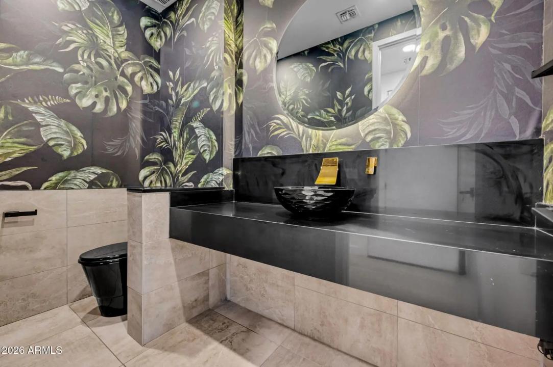 Real Estate Picture 15