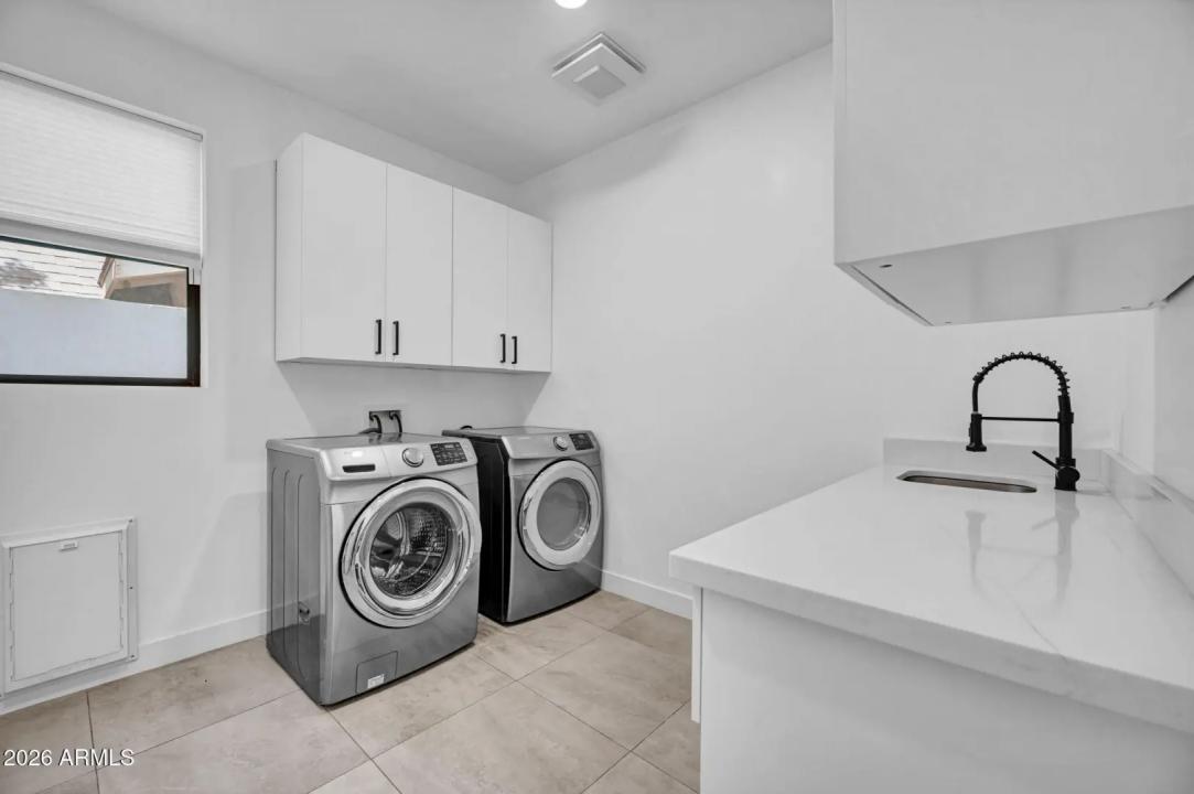 Real Estate Picture 16
