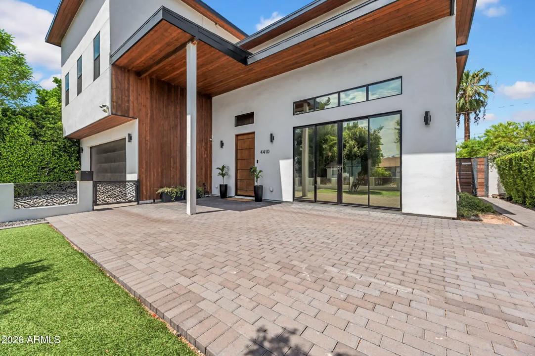 4410 E TURNEY Avenue Phoenix AZ 85018