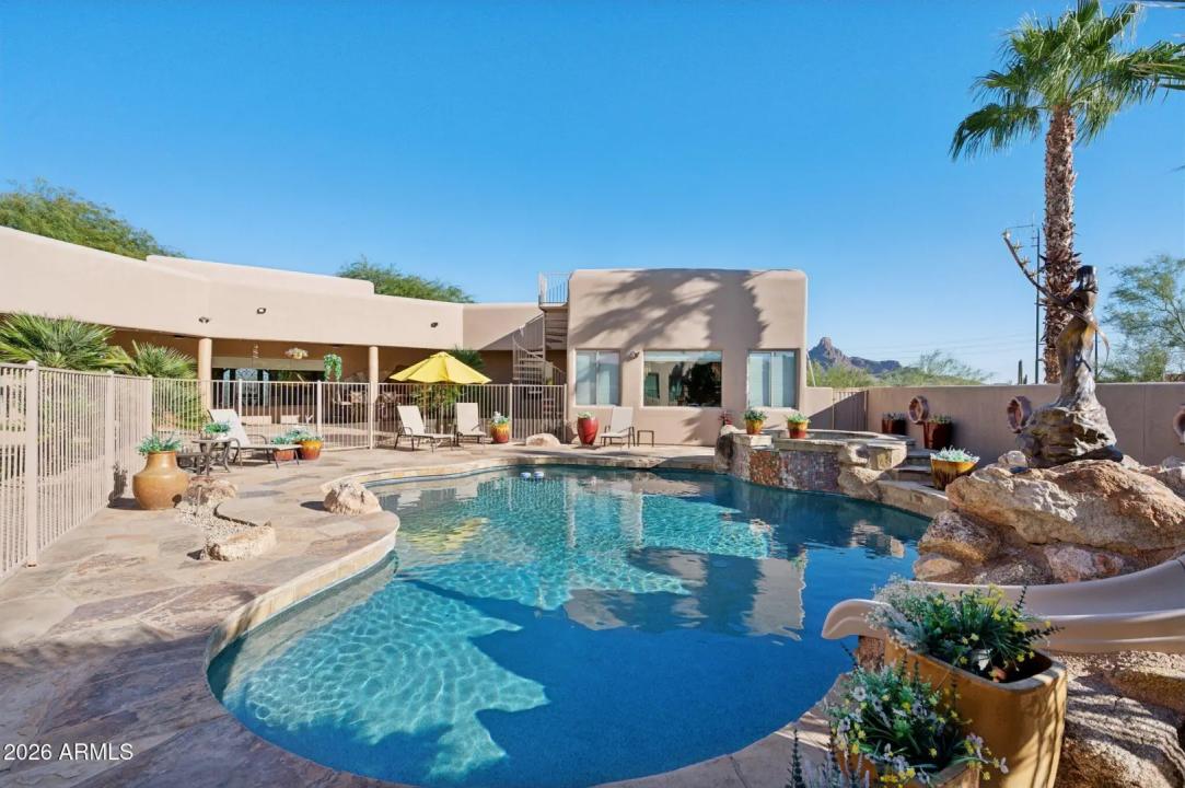 Real Estate Picture 4