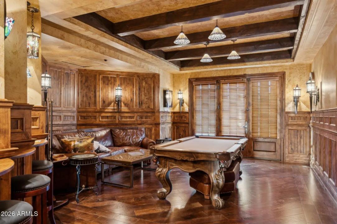 Real Estate Picture 3