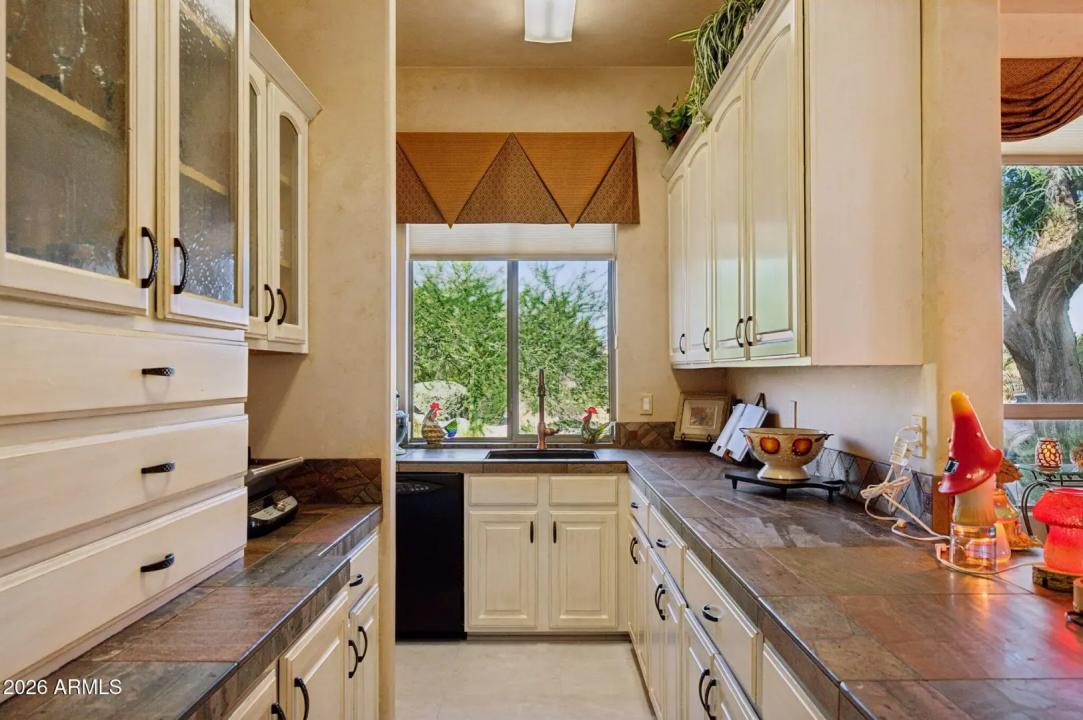 Real Estate Picture 22